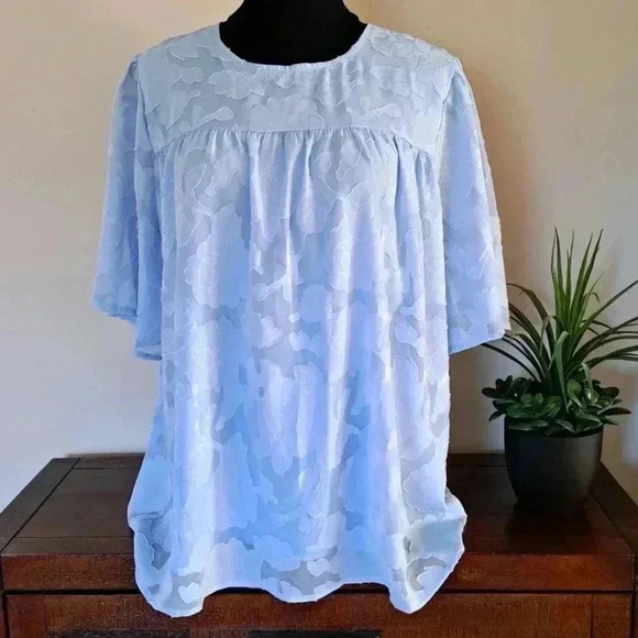 ❤️ Short Bell Sleeve Blouse Crewneck  Medium Tops Floral Blue Textured Shirt - Picture 2 of 13